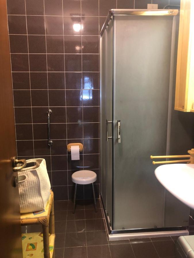 メナッジョCasa Mic & Tigアパートメント エクステリア 写真